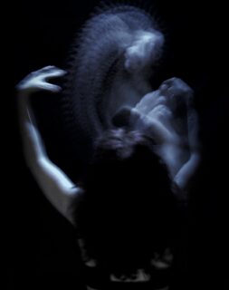 Lutte intérieure humaine.
#artphotography #photographe #fineartphotography #photographyart #creativephotography #photoart #visualart #artisticexpression #photoftheday#darkphotography #darkart